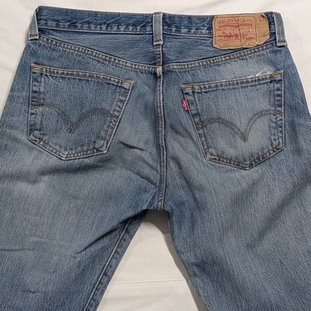 Levi's 501 Mens Straight Fit Jeans Blue Denim Medium Wash 33x34 Distressed